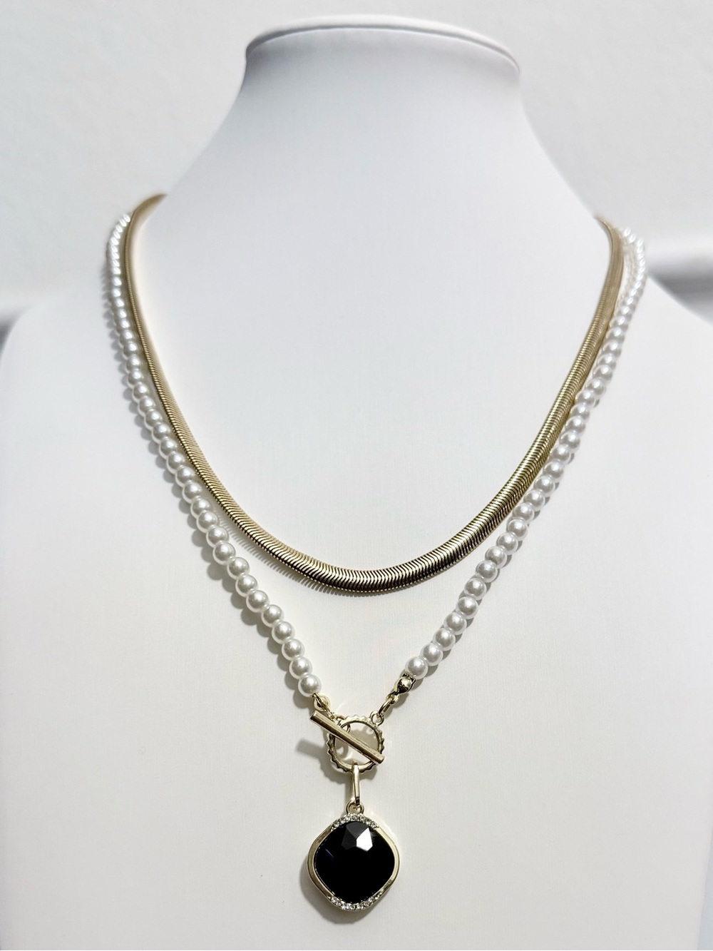 NWT Isaac Mizrahi Pearl & Gold Layered Necklace with Black Pendant